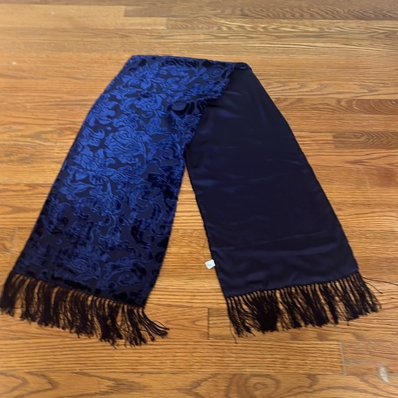 Women’s Blue Silk Scarf